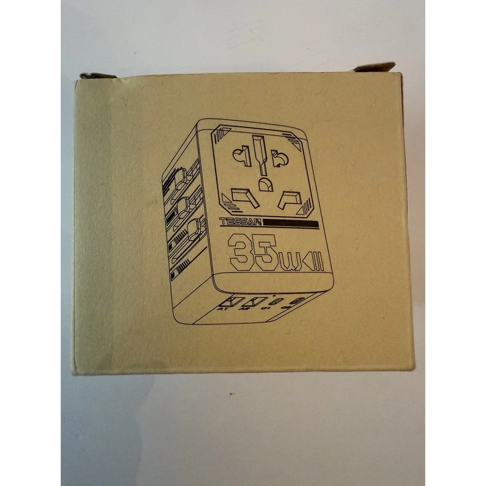 TESSAN Universal Travel Adapter, White - New In Box M/N:TS -WTA02